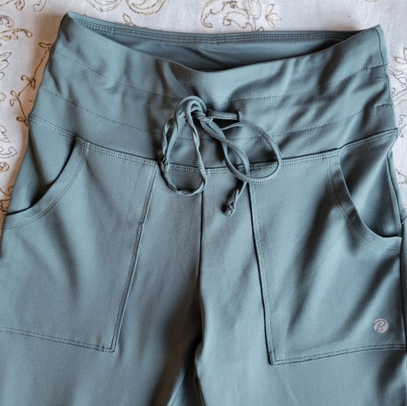 Like New. Workout/Lounge Jogger Leggings Bundle. Bally/Livi - Picture 2 of 11